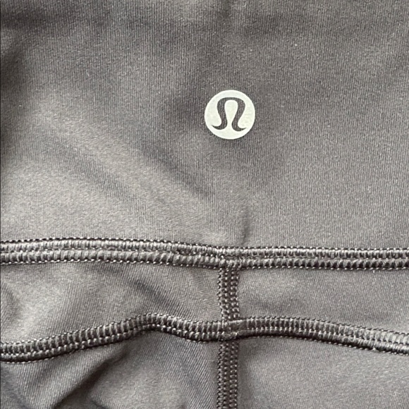 Women’s Lululemon Black Cropped Leggings - Picture 2 of 7